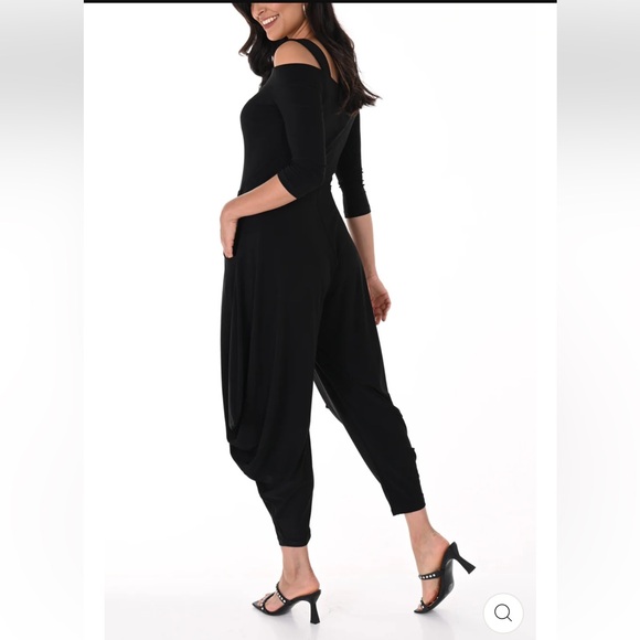 Frank Lyman - Black Knit Jumpsuit 176080 size 12. - Picture 3 of 14